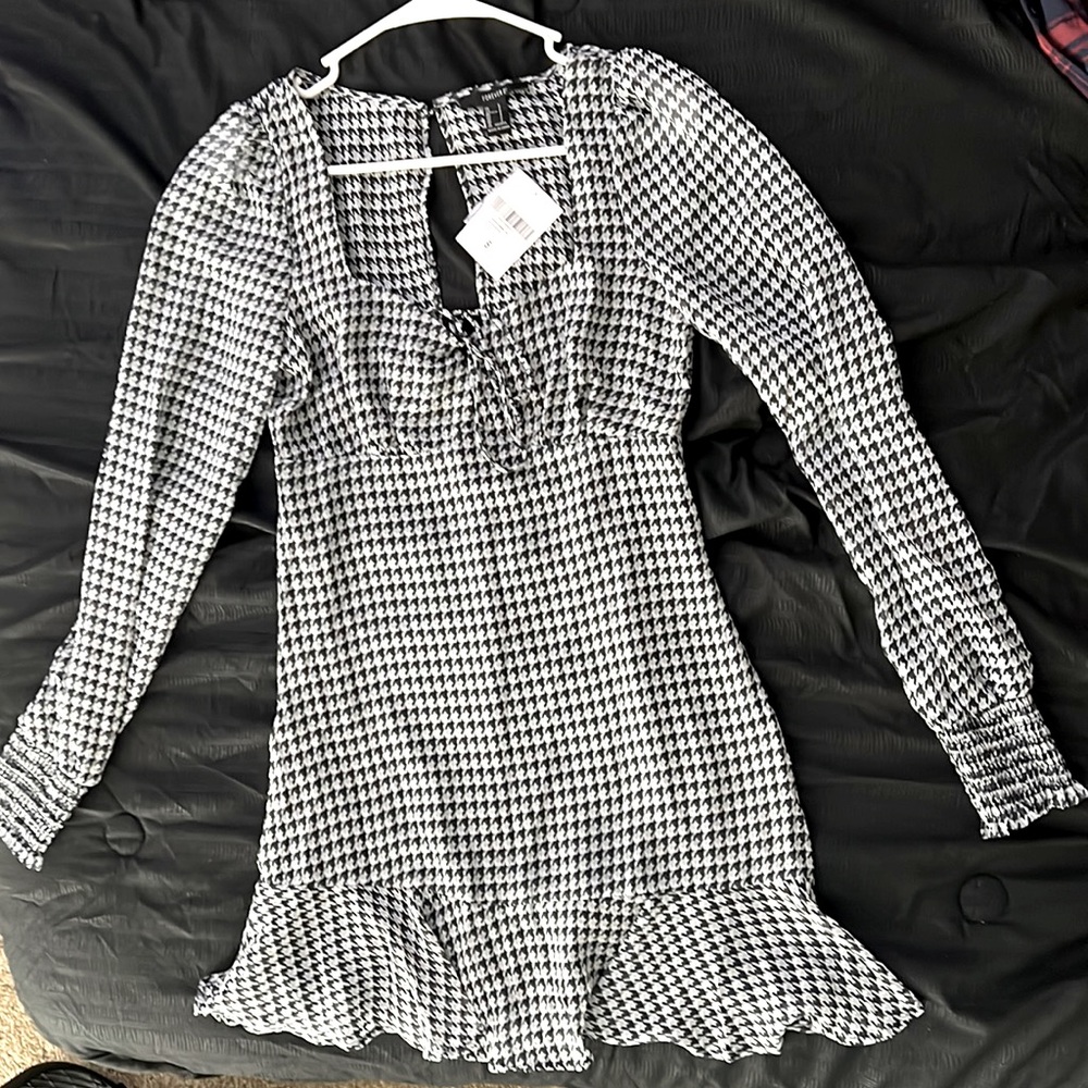 Forever 21 Black and white Dress